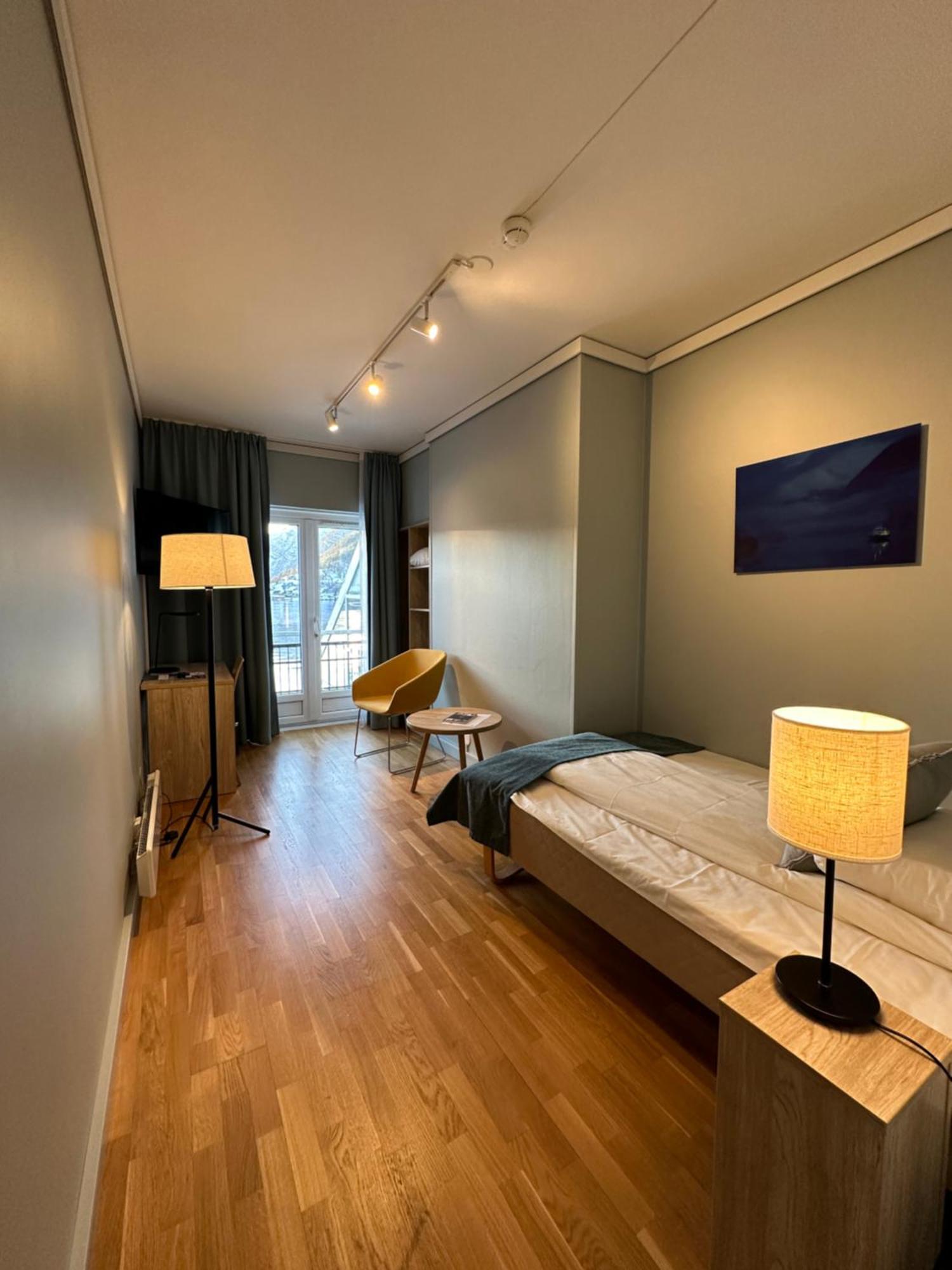 Brakanes Hotel Улвик Екстериор снимка