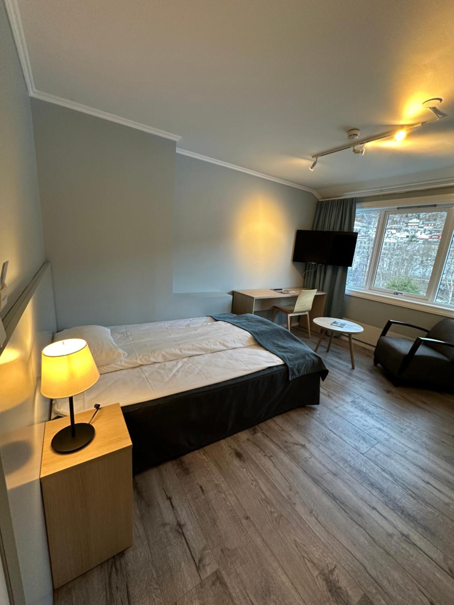 Brakanes Hotel Улвик Екстериор снимка