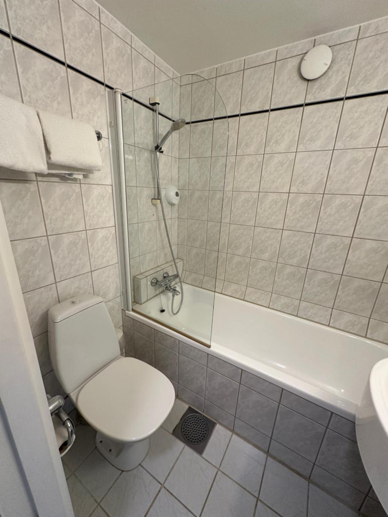 Brakanes Hotel Улвик Екстериор снимка