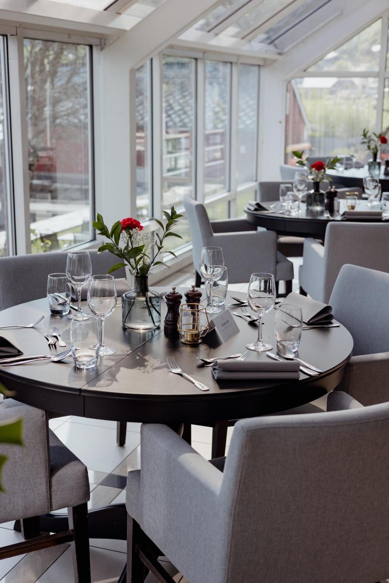 Brakanes Hotel Улвик Екстериор снимка
