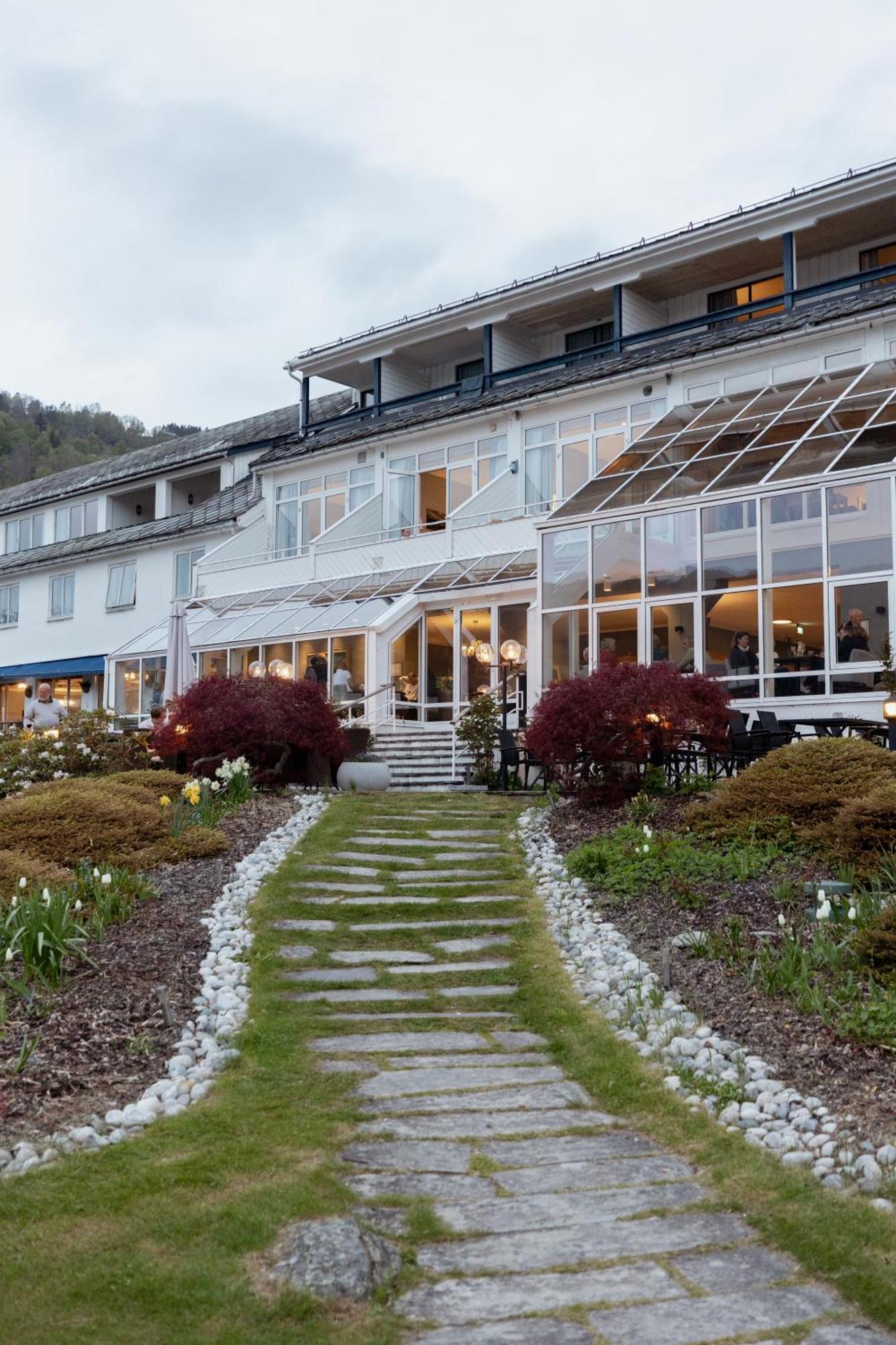 Brakanes Hotel Улвик Екстериор снимка