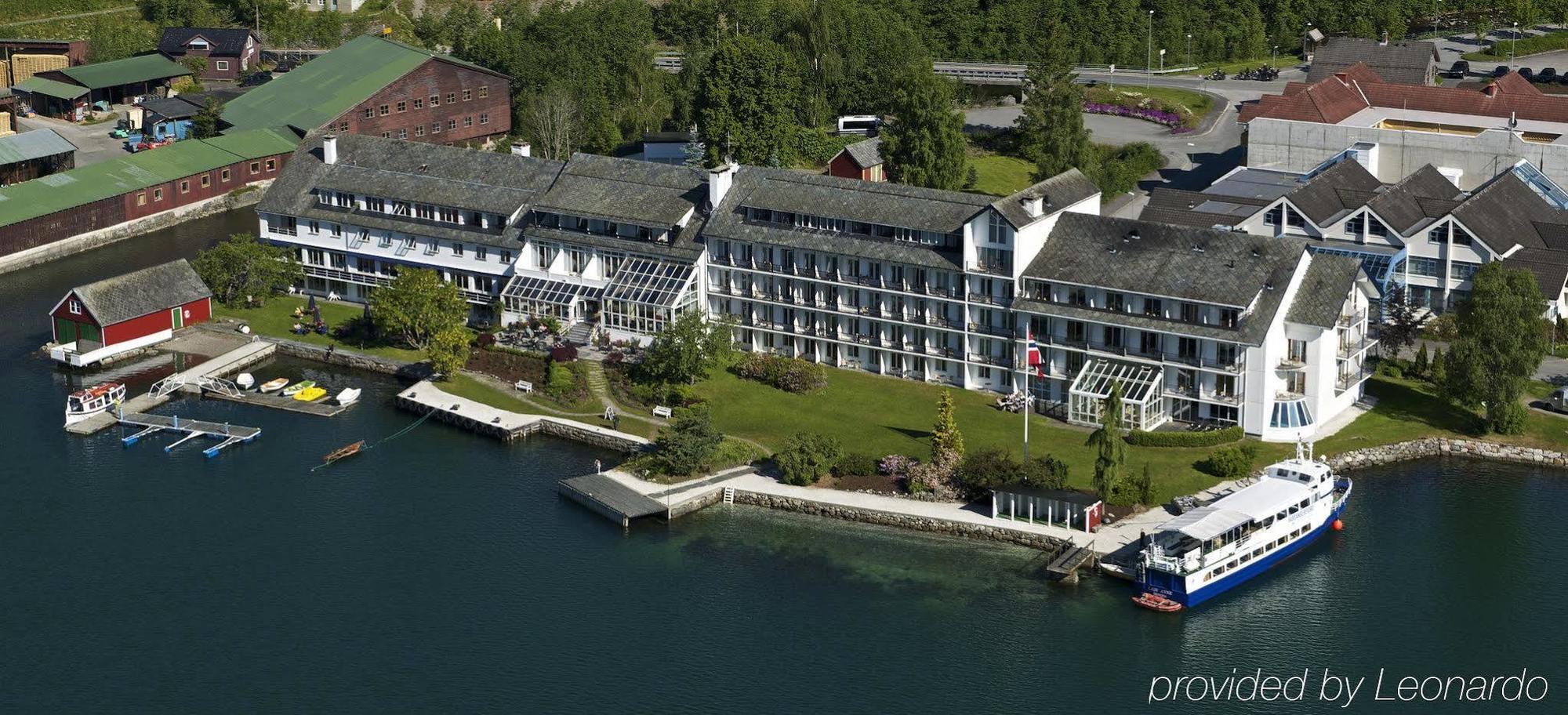 Brakanes Hotel Улвик Екстериор снимка