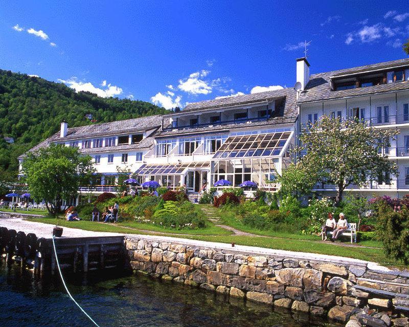 Brakanes Hotel Улвик Екстериор снимка