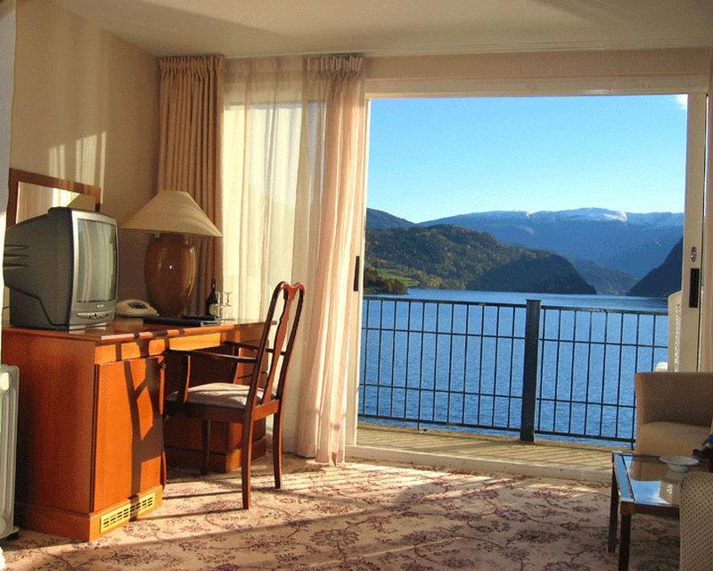 Brakanes Hotel Улвик Стая снимка